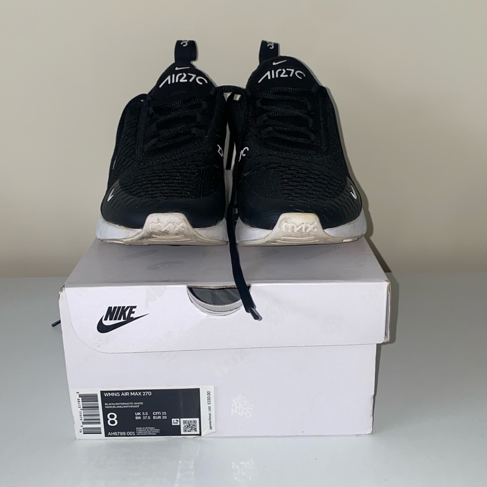***NIKE WOMENS AIR MAX 270 SZ: 8***